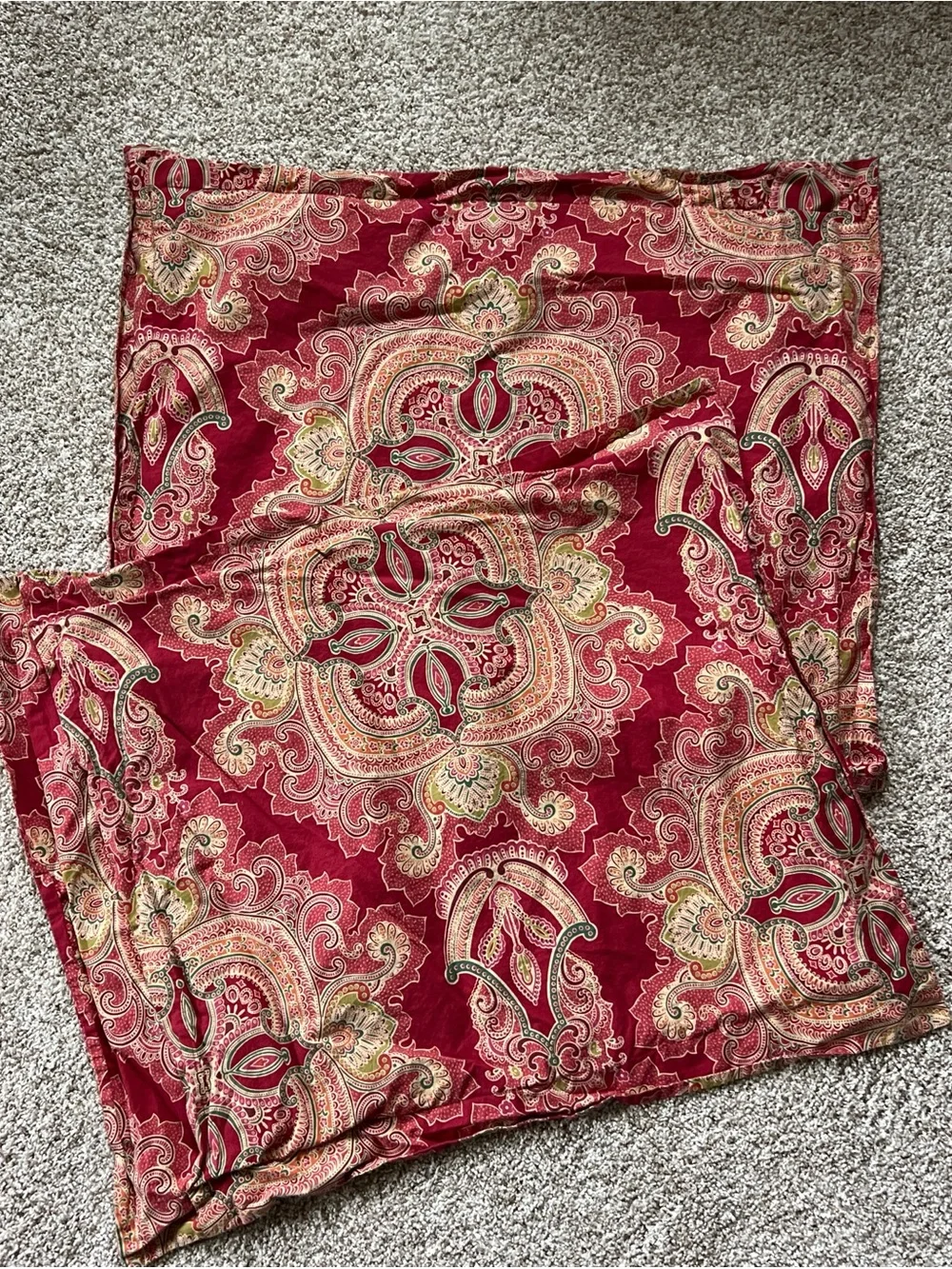 Pottery Barn Set of 2 Standard Pillow Shams Ainsley Medallion Paisley Red Cotton